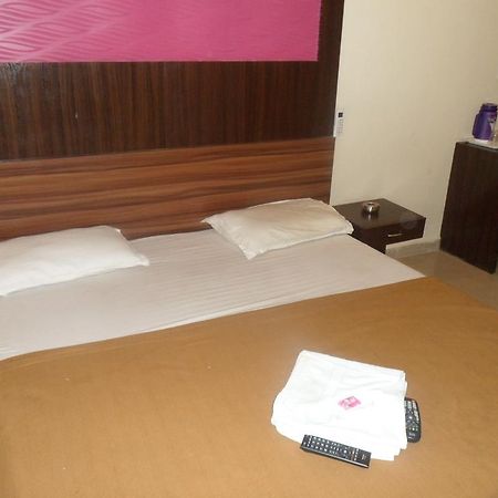 Hotel Canada Palace Watuwa Zewnętrze zdjęcie